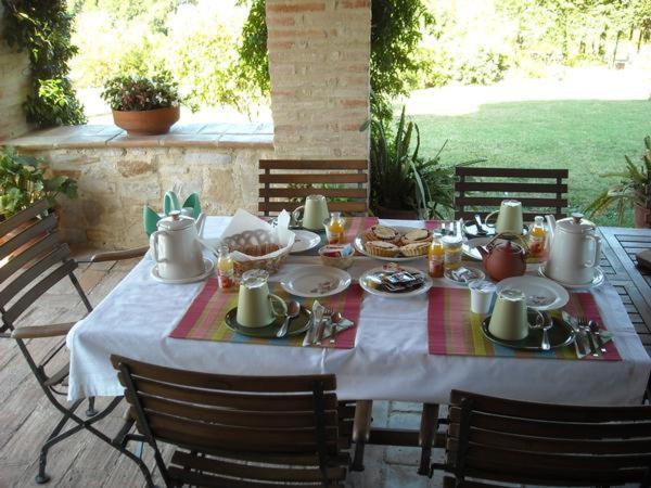 مبيت وإفطار Cupramontana Cascinale La Mimosa المظهر الخارجي الصورة
